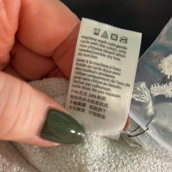 Barefoot Dreams Ocean Breeze Poncho Cozychic Ultra Lite Pink Multi Stripe NWT - Picture 8 of 11